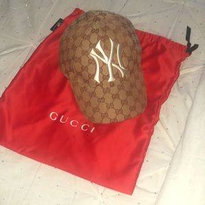 Gucci NY Yankees Logo-Print Baseball Cap